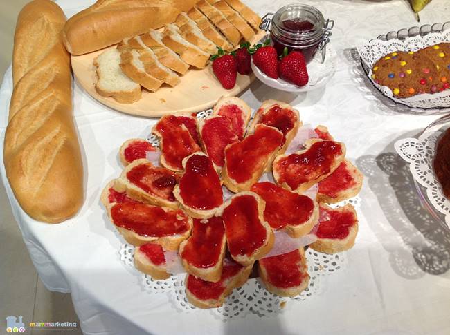 Pane e marmellata di ribes